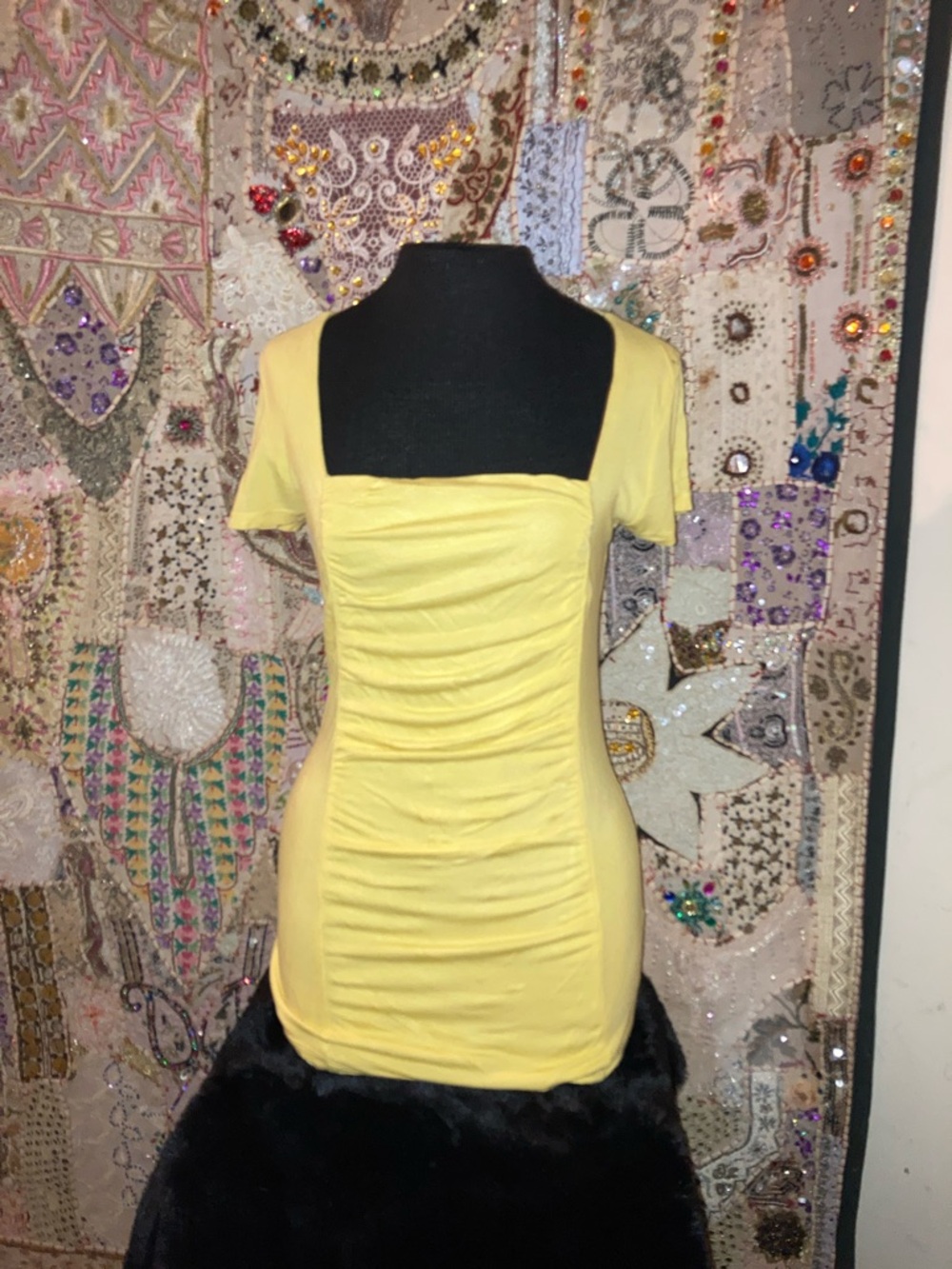Source Unknown Yellow Ruched Square-Neck Short Sleeve Top